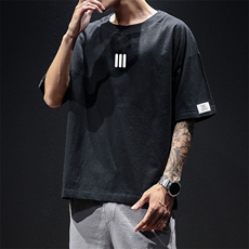 黑色