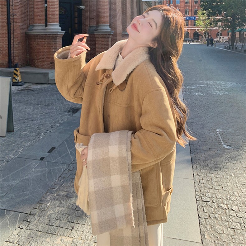 卡其色翻领加绒皮毛一体上衣女冬韩系超好看厚羊羔毛外套,女装羊羔毛/颗粒绒,拾菱