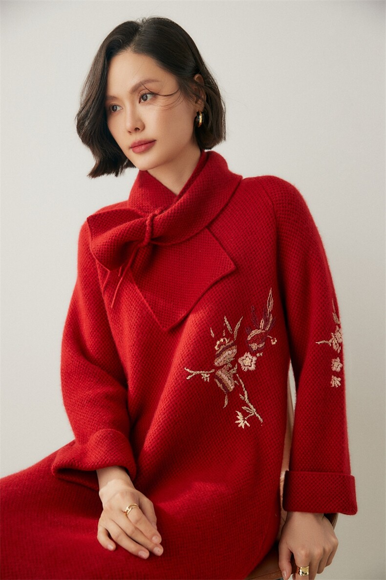 新中式国风刺绣连衣裙山羊绒针织衫圆领女套头盘扣中长款针织长裙,女装连衣裙,绒创羊绒