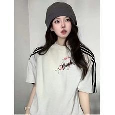 抖音得物品质二开240克宽松纯棉美式潮牌印花三条杠中性风短袖T恤，男装T恤，电商A486