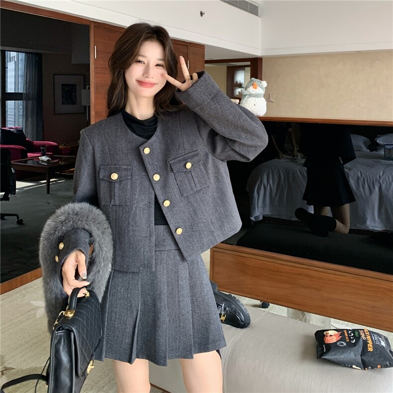 法式轻奢套装女冬季气质减龄小香风羽绒内胆加厚外套百褶裙两件套,女装套装/套裙,维壹