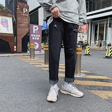黑色