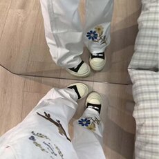 美式刺绣牛仔裤男款春秋季设计感阔腿弯刀裤子高街vibe直筒微喇裤，男装牛仔裤，星座601-1
