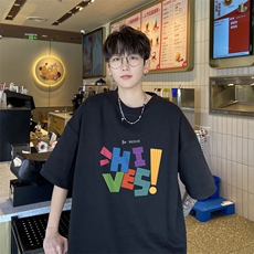 黑色