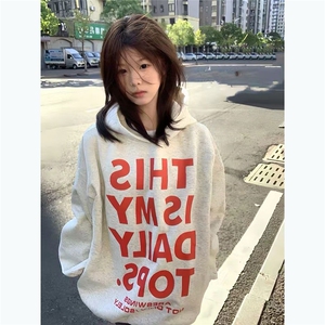 C0238-P55 美式花灰色高级感印花无口袋连帽卫衣女图片