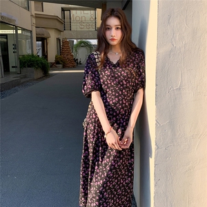 法式黑色碎花连衣裙茶歇女夏季2025新款收腰显瘦气质长裙图片