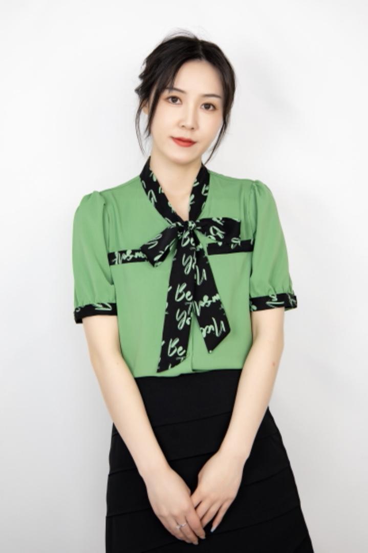 【现货】2022夏季新款撞色小衫,女装其它,依一秀水