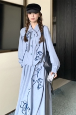 新中式穿搭蓝色衬衫套装女秋季新款独特好看设计半身裙国风两件套，女装连衣裙，2C372