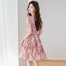 碎花短袖连衣裙女2025夏季新款小个子时尚收腰显瘦中长款a字裙子，女装连衣裙，美沁