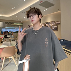 灰色
