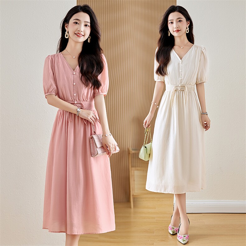 复古印花V领连衣裙女夏季2024新款泡泡袖国风盘扣收腰修身长裙子，女装连衣裙，罗得堡
