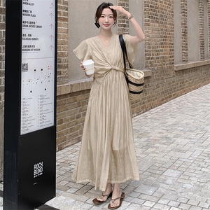 法式气质v领雪纺连衣裙女2025夏季新款韩版收腰显瘦温柔风长裙子图片