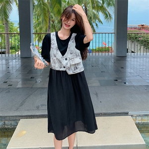 黑色拼接马甲假两件连衣裙女夏2025新款时尚宽松减龄超好看茶歇裙图片
