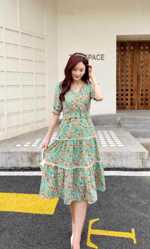 夏季碎花新款连衣裙，女装连衣裙，秀水百合