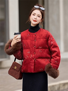 现货。现货。2025年冬季短款刺绣真狐狸毛羽绒服图片