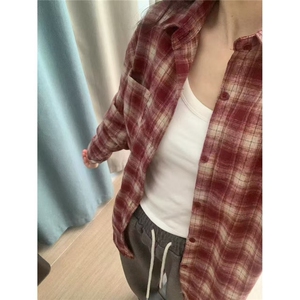 慵懒温柔风长袖polo红色格子衬衫女叠穿宽松遮肉显瘦衬衣外穿上衣,红色衬衫怎么搭配长袖图片
