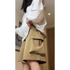 卡其色