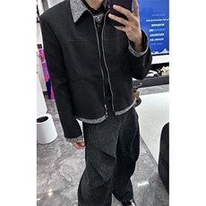 黑色