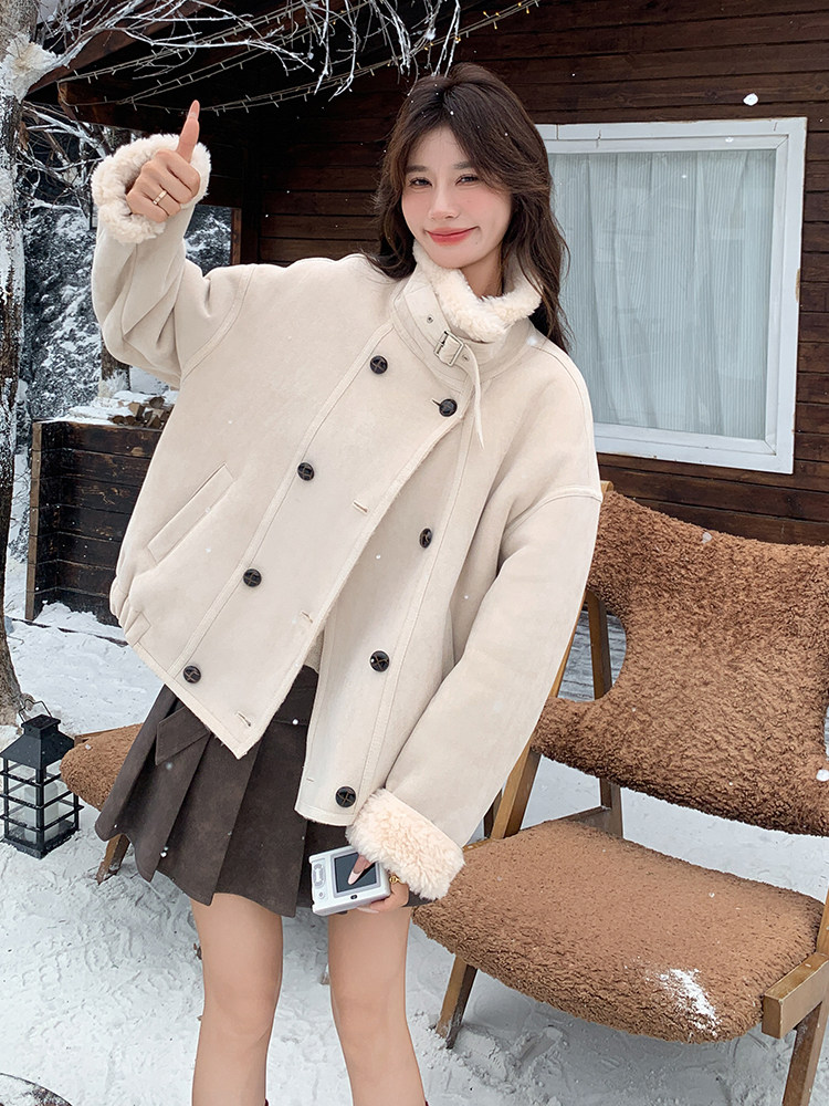 米白色皮毛一体羊羔毛外套女冬季短款夹克加厚棉服6099P225K338,女装短外套,维壹