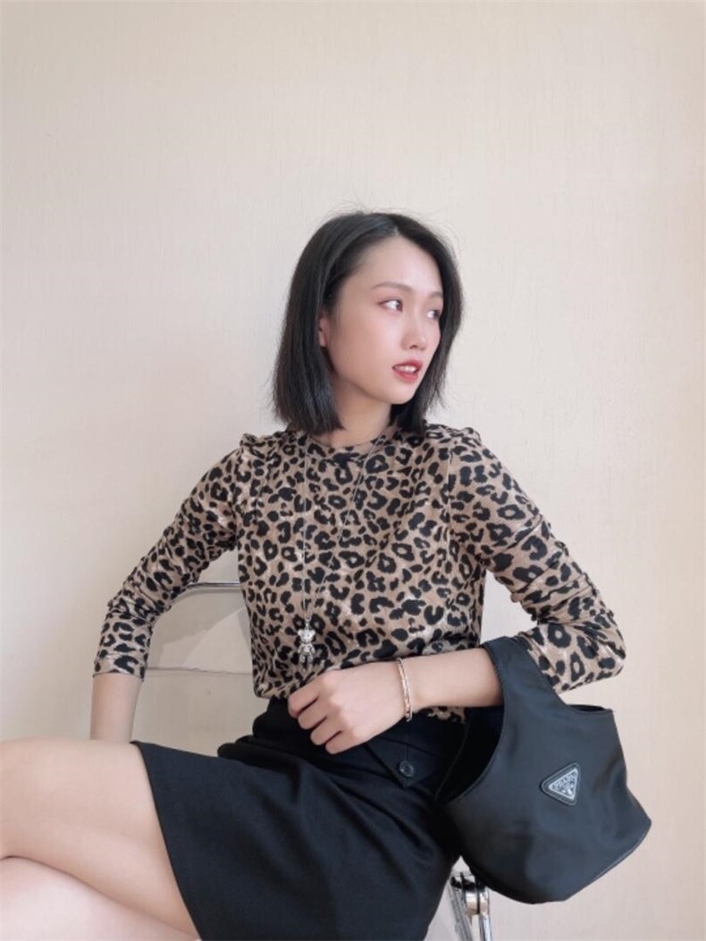 豹纹简约百搭打底小衫,女装其它,1+1 MAIN ROAD