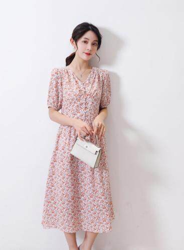 夏季新款韩版雪纺碎花连衣裙，女装连衣裙，裳之恋语