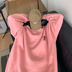粉红色