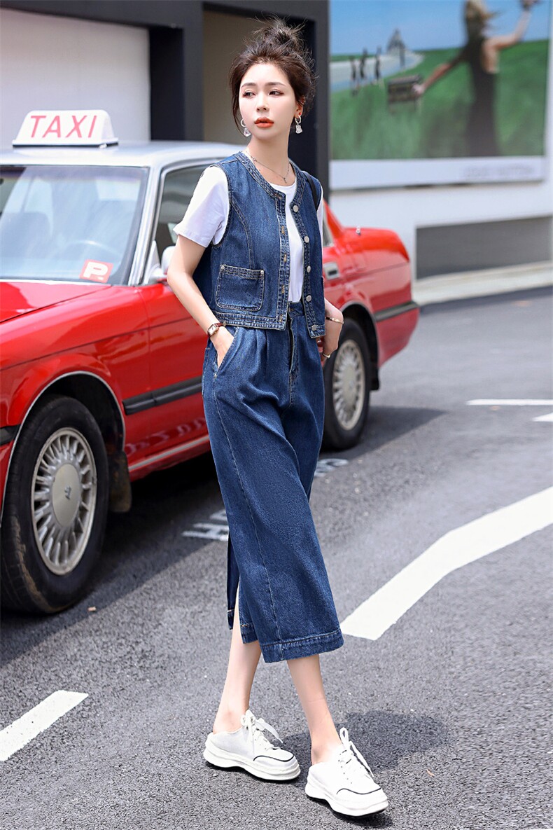 2024春款圆领复古短款马甲+高腰开叉牛仔半身裙套装,女装套装/套裙,瑶迪依秀