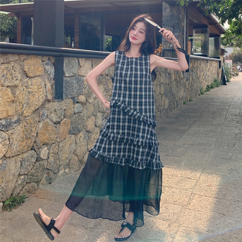 冷淡系独特别致背心裙子2025新款女初夏法式深蓝色格纹拼接连衣裙,女装连衣裙,2C216