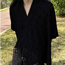 黑色