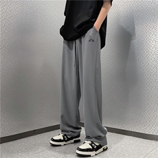 深灰色