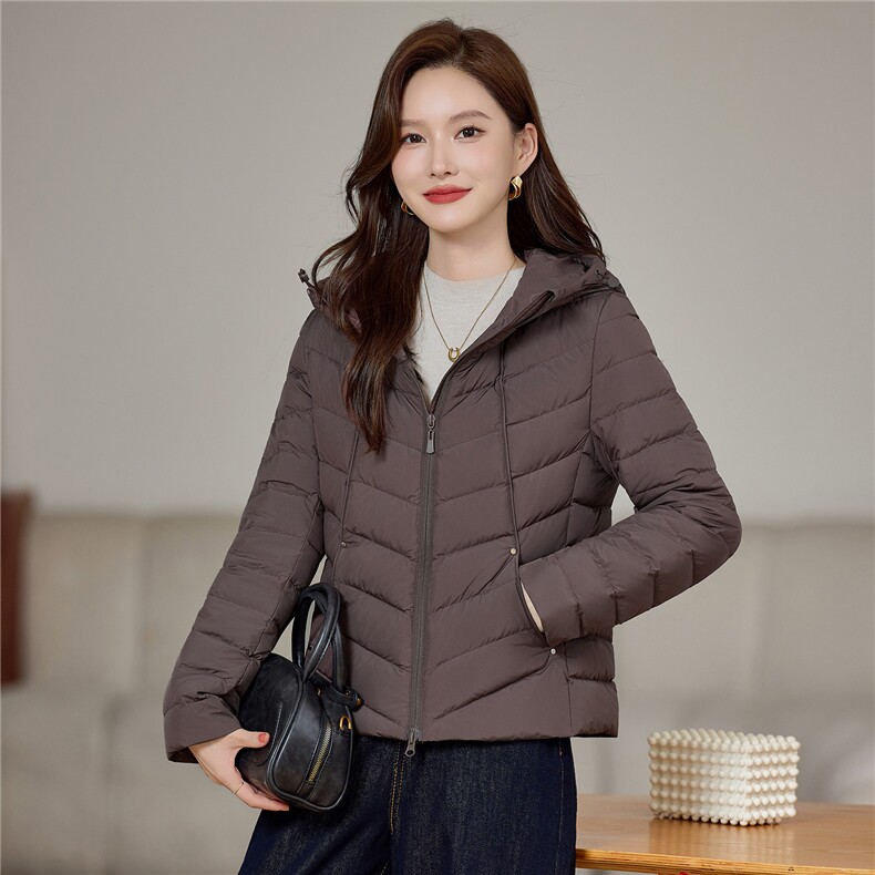 现货2025年冬季时尚休闲连帽保暖羽绒服,女装羽绒服,依恋蒂丝