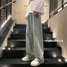 浅蓝色