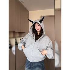 抖音得物高品质26春装美式高街铆钉杜宾犬耳朵开衫卫衣外套W125，女装短外套，电商A486