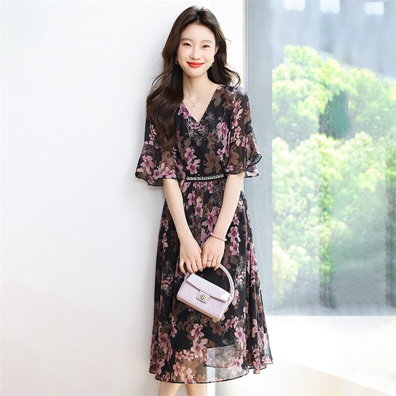 气质碎花雪纺连衣裙女中长款2025夏新款收腰显瘦洋气妈妈减龄裙子,女装连衣裙,星宇服饰