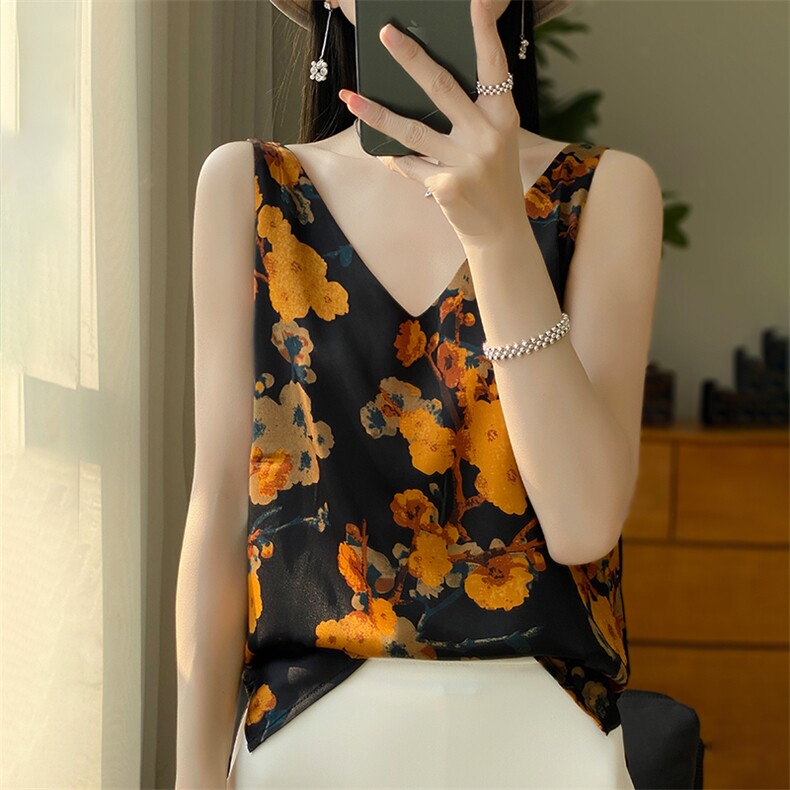 法式缎面显瘦V领外穿吊带背心女2024年夏季新款图片