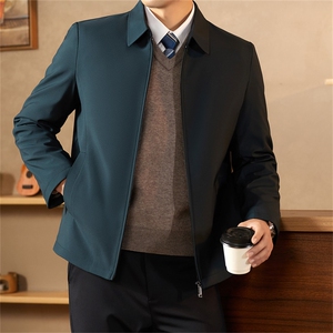 主推中老年羽绒服外套男装冬季中年翻领短款白鸭绒羽绒服大衣图片