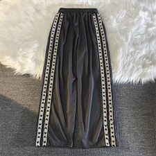 灰色