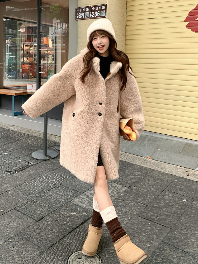 浅棕色软糯皮毛一体羊羔毛长款连帽外套女秋冬2025新款巨好看棉服，女装羊羔毛/颗粒绒，浙宝276（原081）