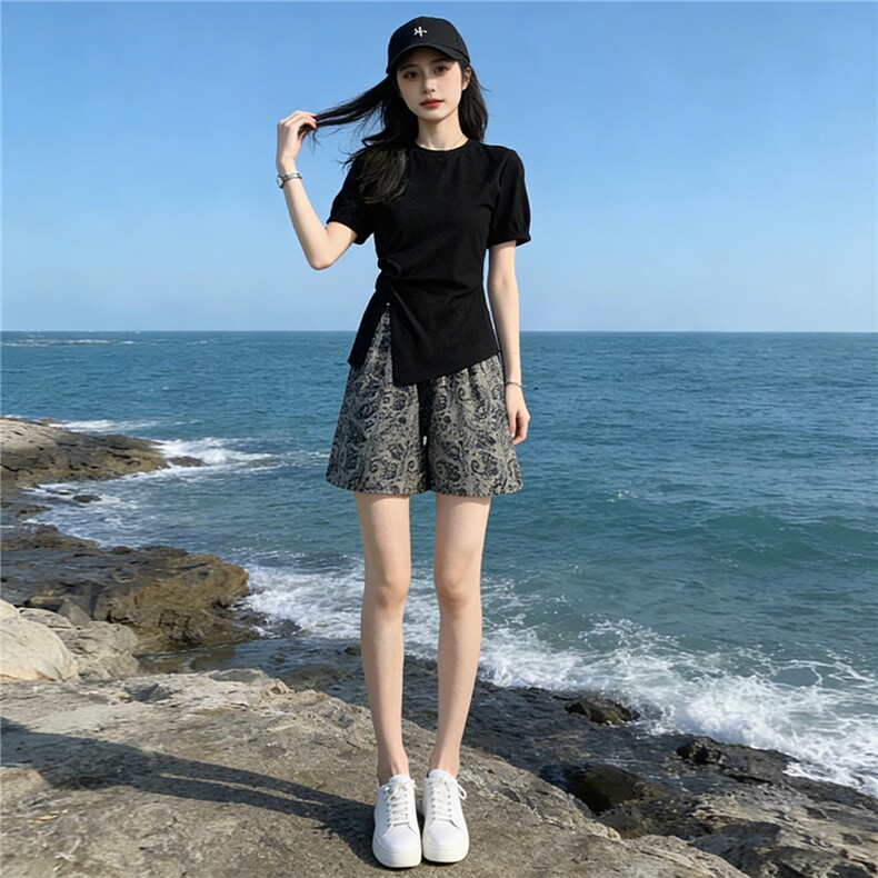 高级感时尚潮流套装女夏新款显瘦圆领开叉上衣阔腿提花短裤两件套,女装套装/套裙,江南