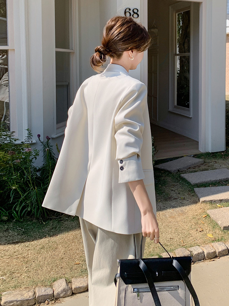 白色西装外套女设计感小众2025春季新款西服女可盐可甜休闲小西装,女装西装,秋水欣儿
