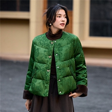 2025年冬季宽松高端皮草新中式民族风提花羽绒服唐装外套，女装羽绒服，简韵佳