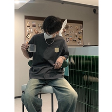 灰色