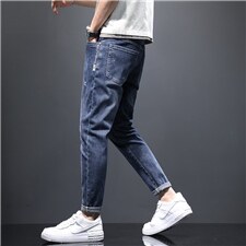 蓝色
