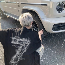黑色