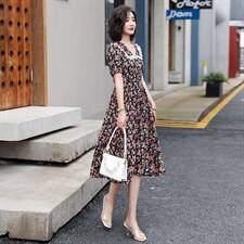 2021夏季新款简约时尚优雅气质蕾丝拼接娃娃领修身显瘦连衣裙，女装连衣裙，岚衣(原川流布茜）
