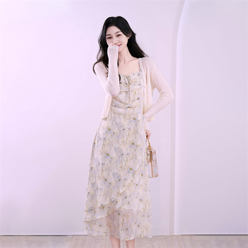 碎花连衣裙两件套法式洋气减龄仙女裙套装女，女装连衣裙，曼琳思菲