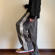 灰色