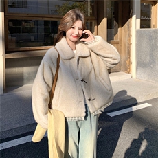 杏色奶fufu软糯羊羔毛短外套女2025冬新款90白鸭绒暖加厚皮毛一体，女装羽绒服，2C159