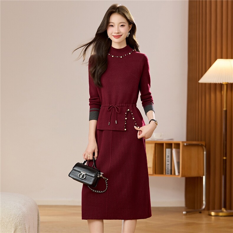 假两件连衣裙女轻奢高级感毛衣裙秋冬长款设计感小众裙子2025新款，女装羊毛衫，艾米