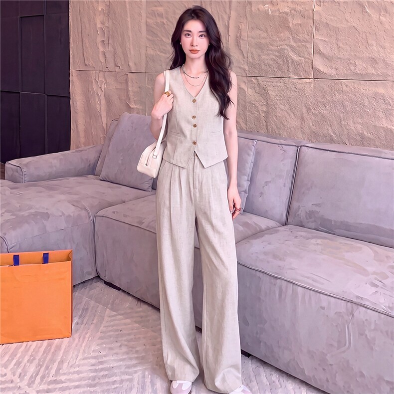 高级感休闲运动套装女春款圆领马甲上衣内搭白色T恤阔腿裤三件套,女装套装/套裙,江南